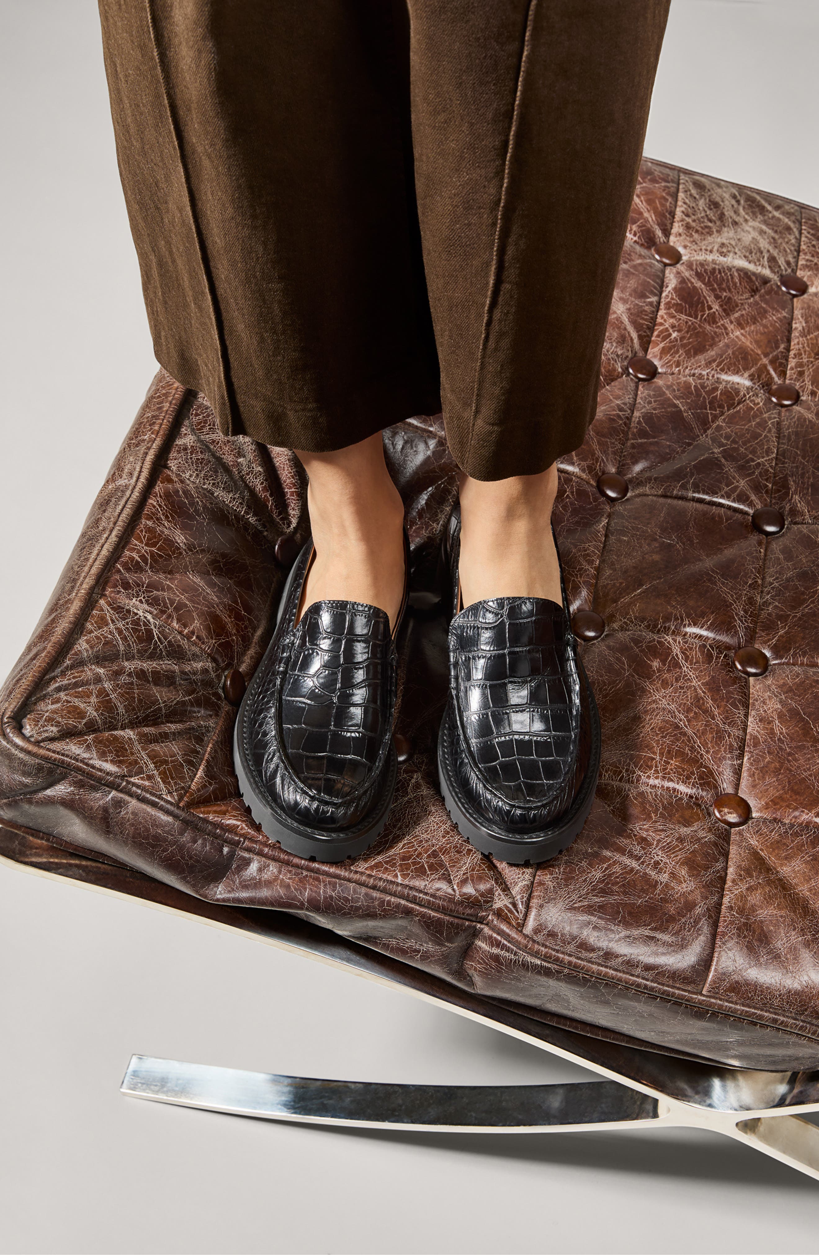 Женские туфли Cole Haan Thelle Croc Embossed Loafer — фото 2