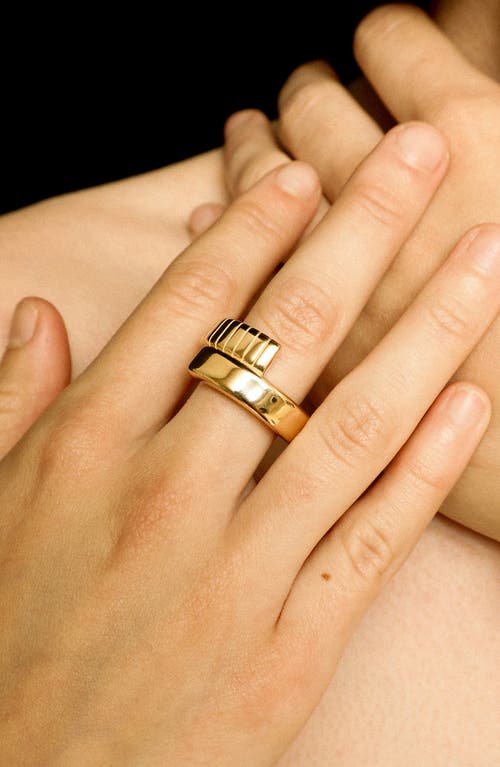 Ivi Los Angeles Wide Joia Twist Ring In Yellow Gold