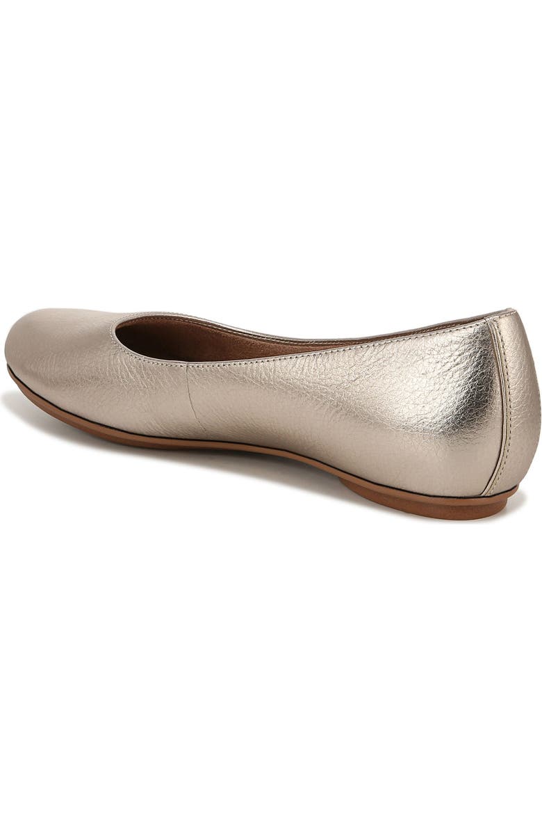 Naturalizer Maxwell Skimmer Flat, Alternate, color, Warm Silver Leather