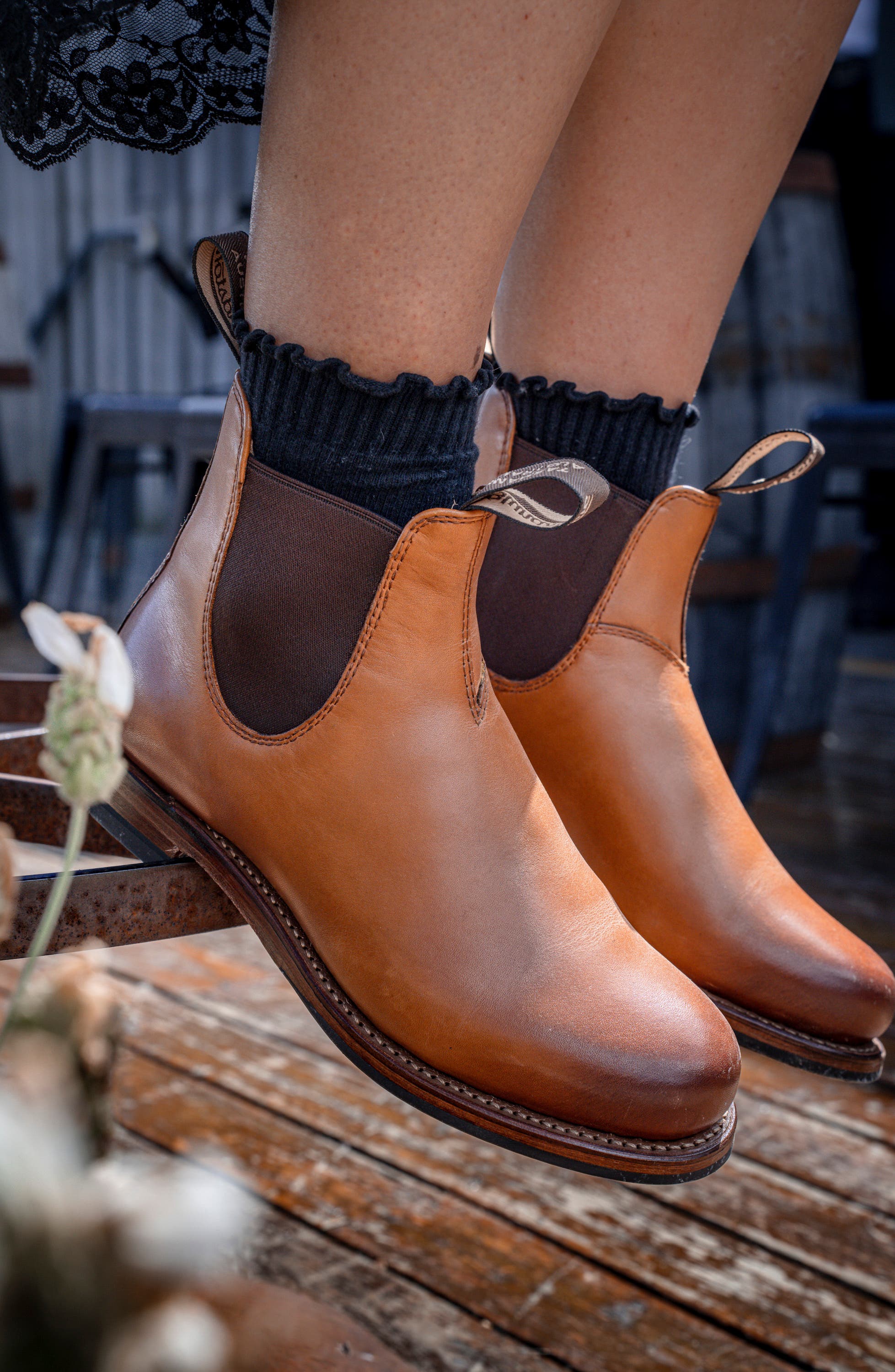 Heritage Chelsea Leather Boot, Alternate, color, CHESTNUT