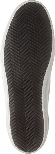 Mid Star Sneaker