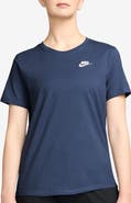 Nike Sportswear Club Essentials T-Shirt