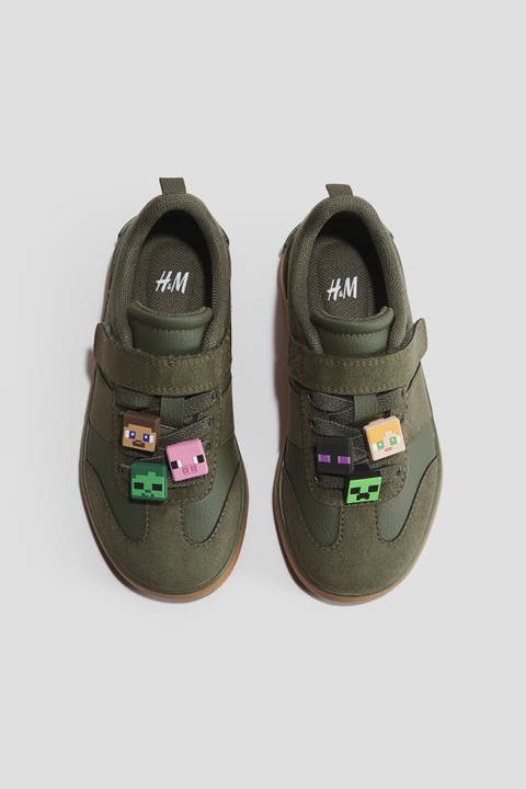 Motif-detail Trainers