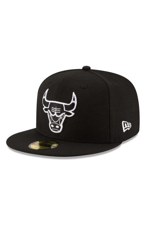 Men's New Era Black Chicago Bulls Black & White Logo 59FIFTY Fitted Hat