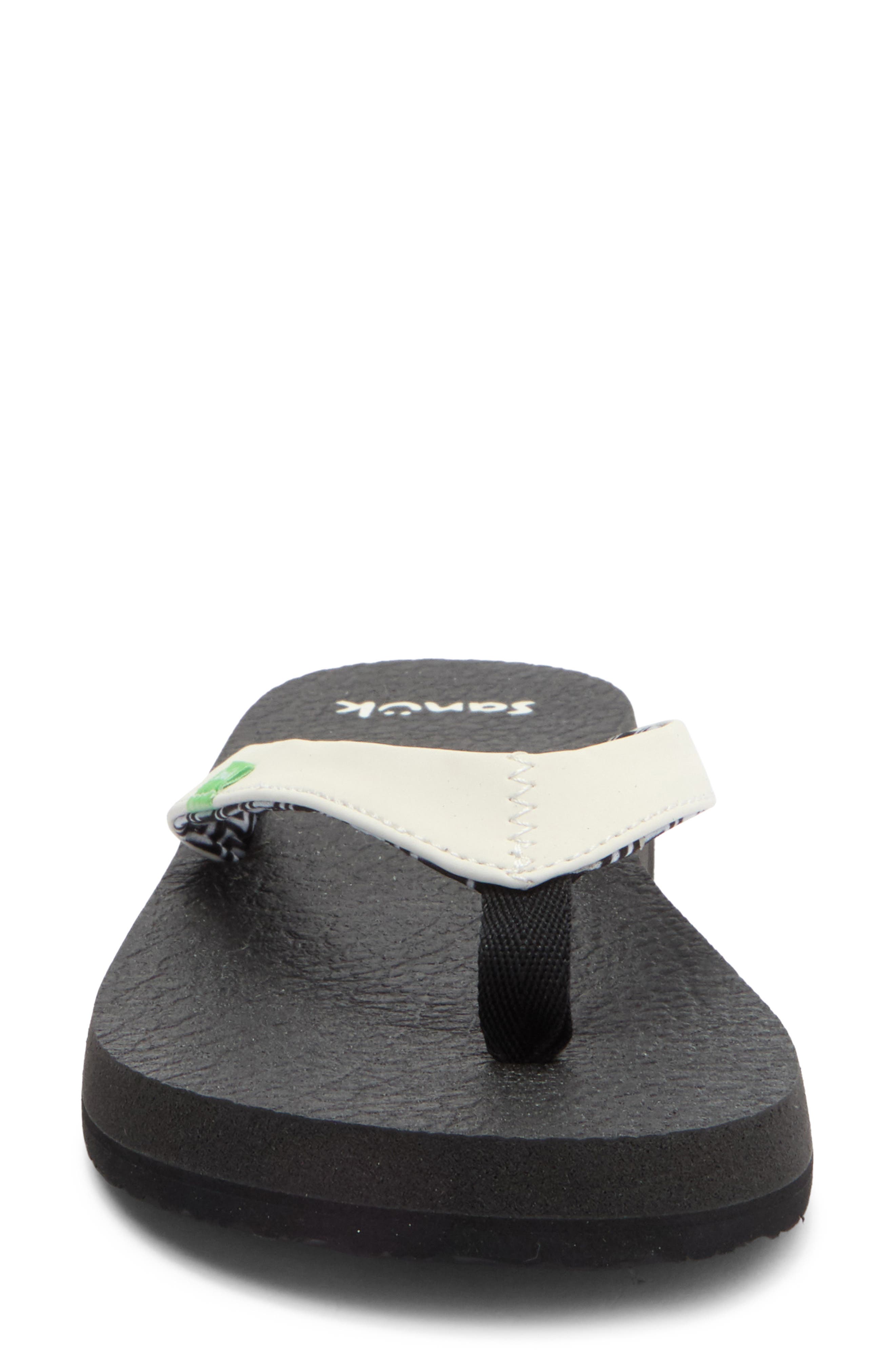 Yoga Serenity 4 Zigzag Flip Flop, Alternate, color, WHT