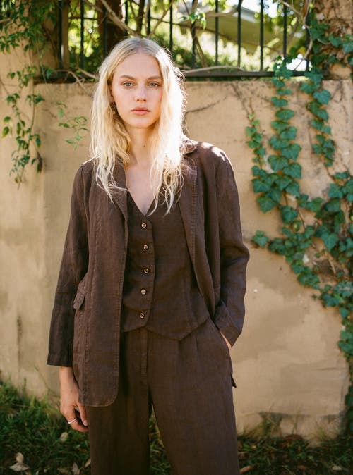 Vir Vita Margaret Linen Blazer In Brown