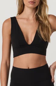Vuori AllTheFeels™ Triangle Bra