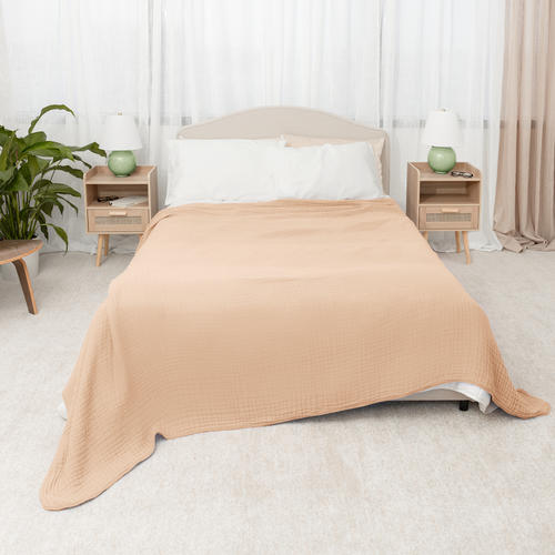 Comfy Cubs Adult Muslin Blanket In Neutral