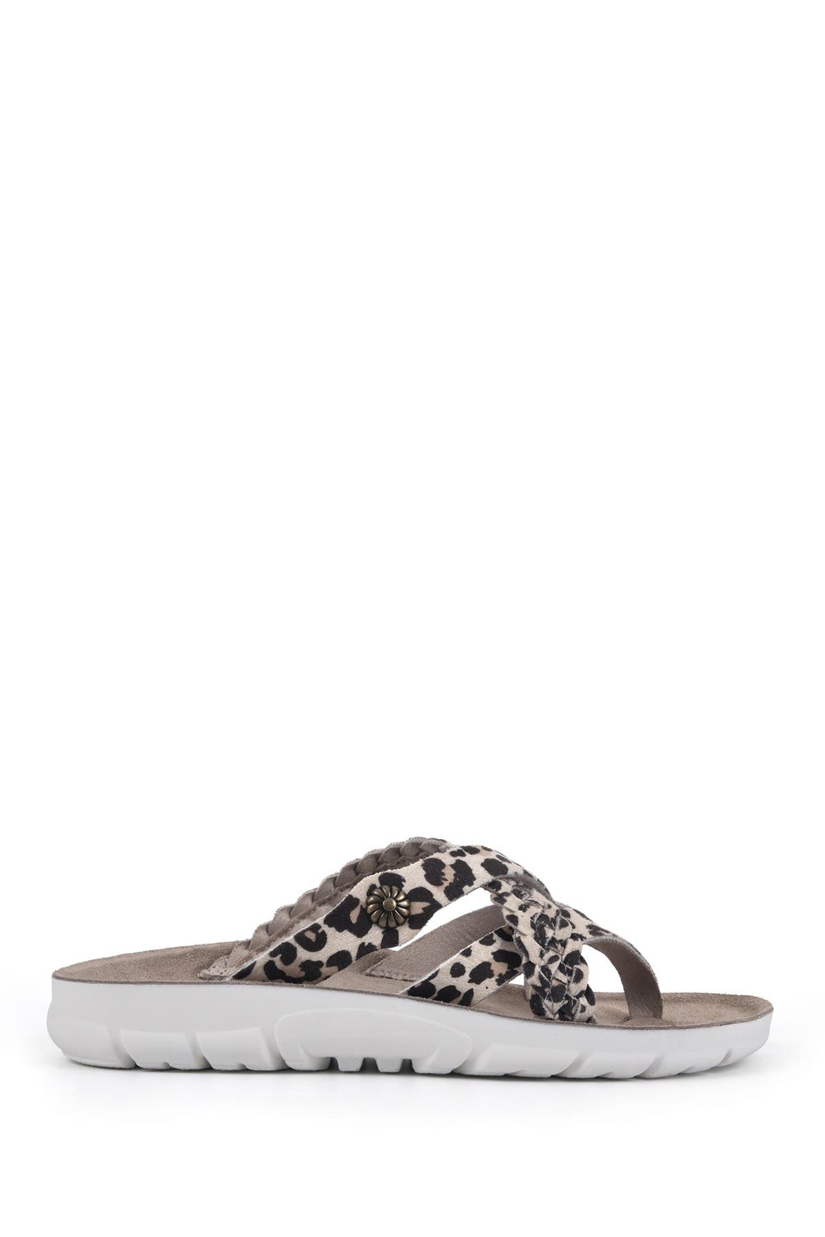 CLIFFS BY WHITE MOUNTAIN Bongo Flat Sandal, Alternate, color, 