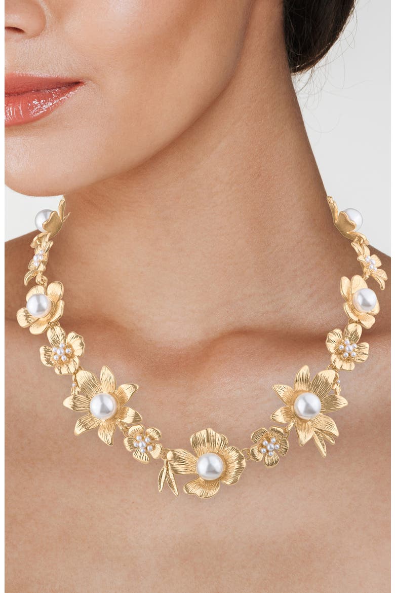 Floral Imitation Pearl Statement Necklace, Alternate, color, WHITE/GOLD