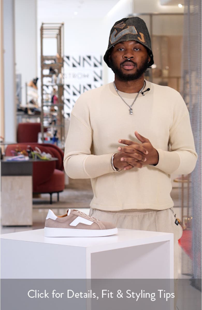 Phoenix Low Top Sneaker