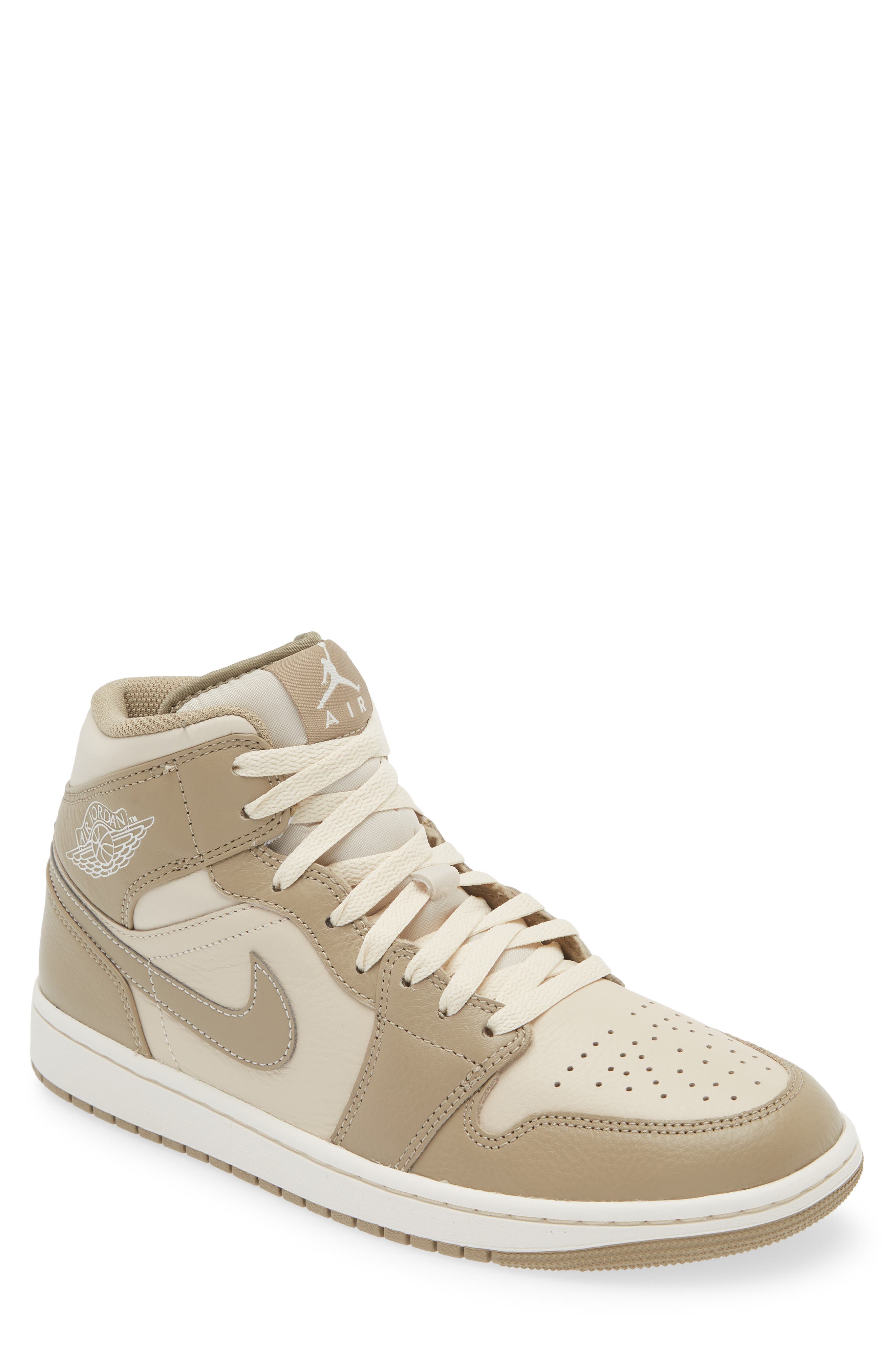Jordan Air Jordan 1 Mid Basketball Sneaker, Main, color, 