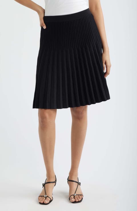 Pleated Knit Skirt