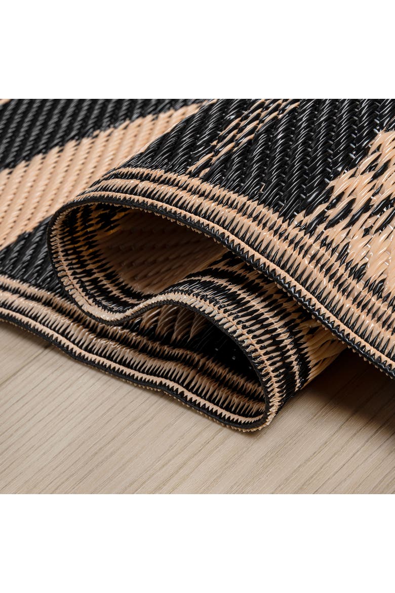 Wilde Classic Botanical Foldable Waterproof Reversible Plastic Straw Outdoor Rug, Alternate, color, Black/Cream