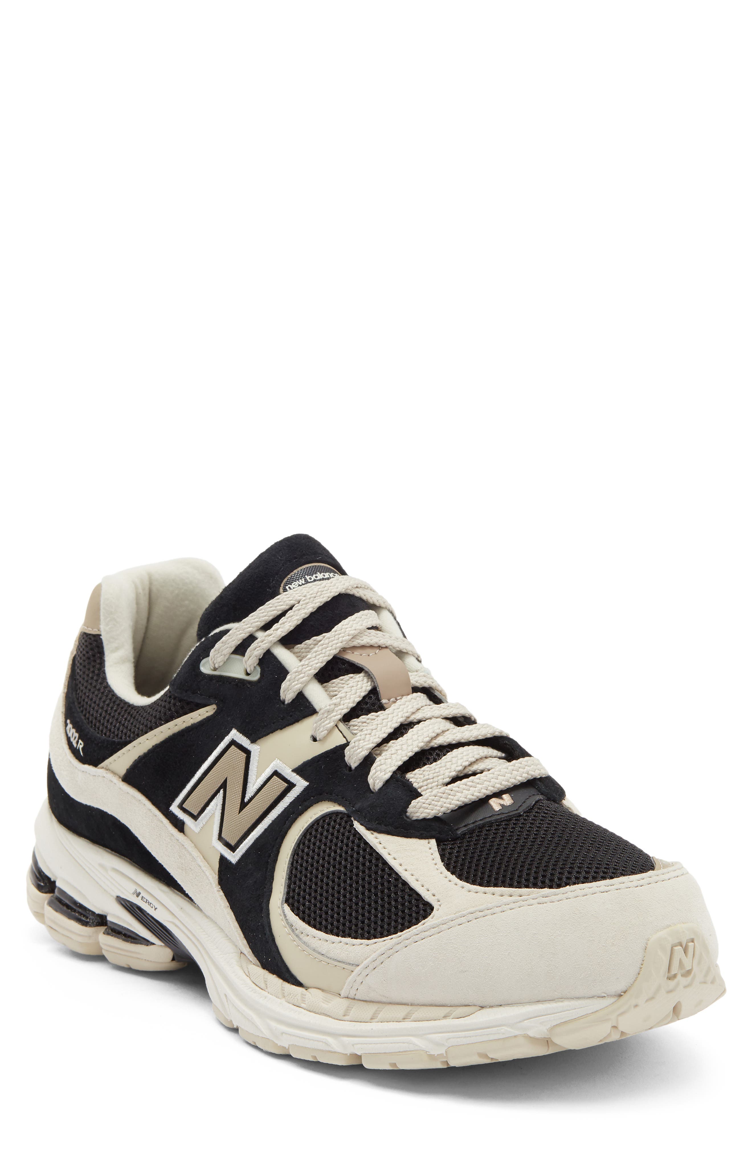 2002R Sneaker