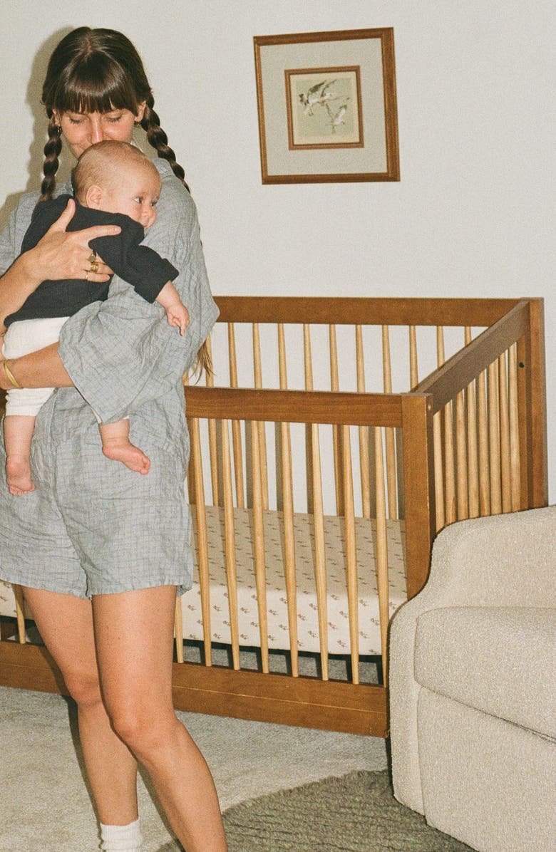 Oilo Print Organic Cotton Crib Sheet, Alternate, color, Eggshell