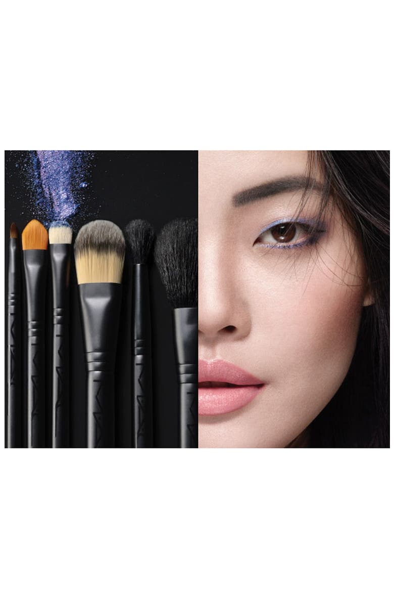 M·A·C 'Look in a Box - Basic' Travel Brush Kit, Alternate, color, NO COLOR
