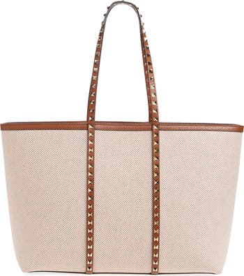 【関税＆送料込み】Valentino Garavani Rockstud Canvas Mediu Valentino Garavani Medium Rockstud Canvas Tote | Nordstrom