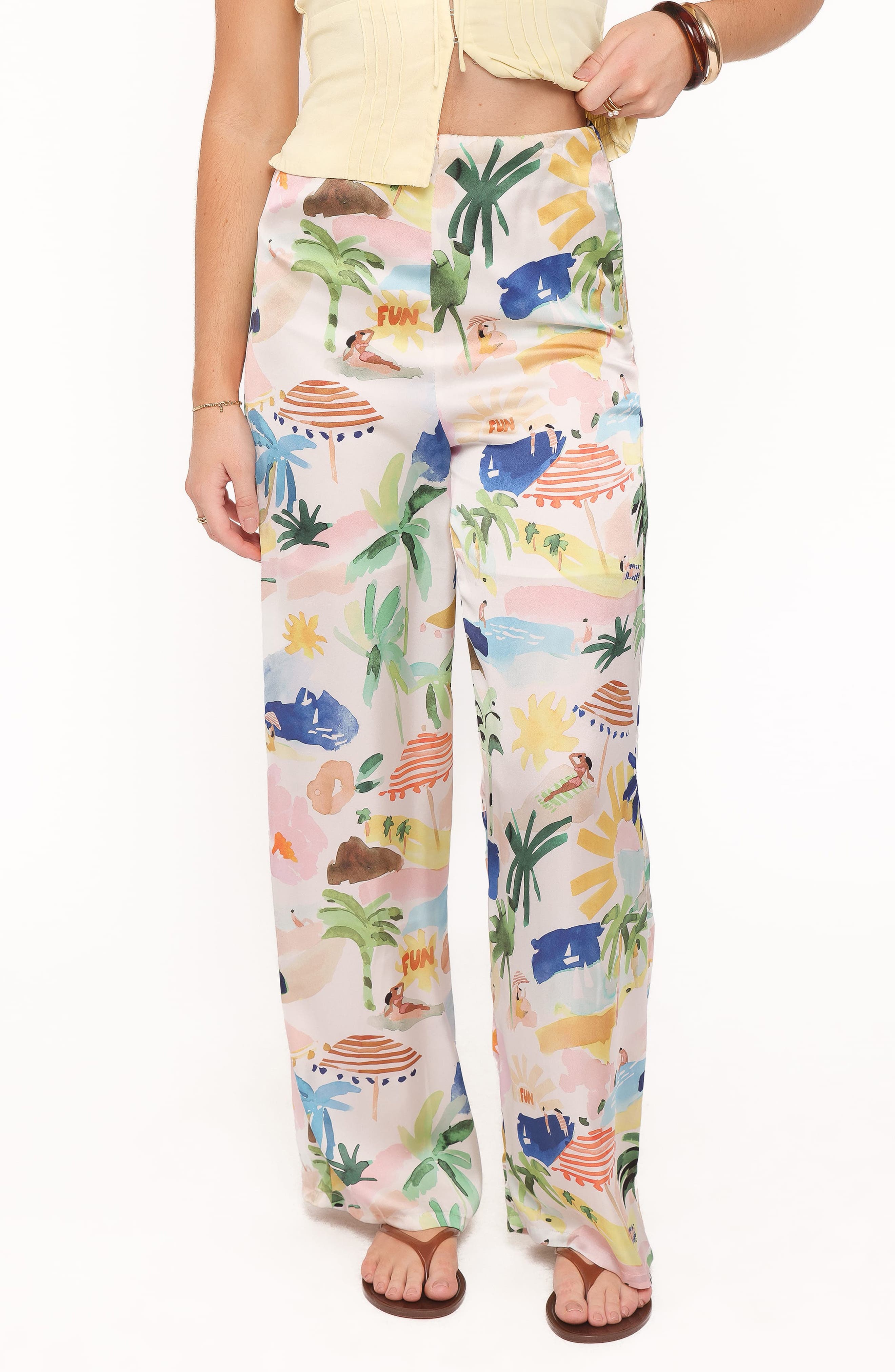 selected CREAM RESORT ISLE