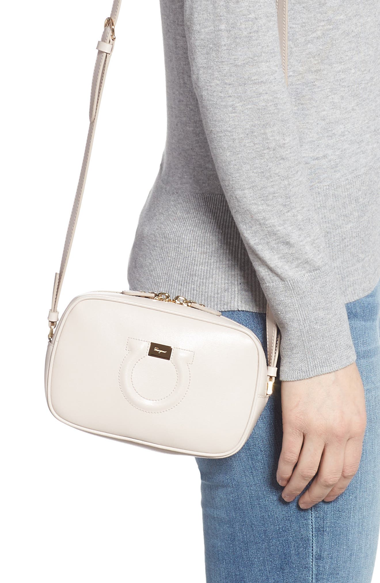 FERRAGAMO Salvatore Ferragamo Gancio Leather Camera Bag, Alternate, color, 