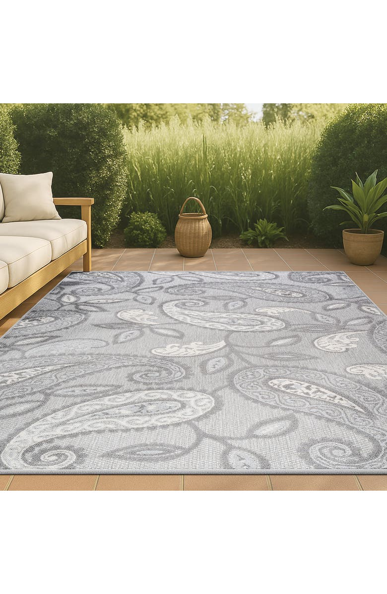 JONATHAN Y Julien Paisley High-Low Light Indoor/Outdoor Area Rug, Alternate, color, Light Gray/Ivory