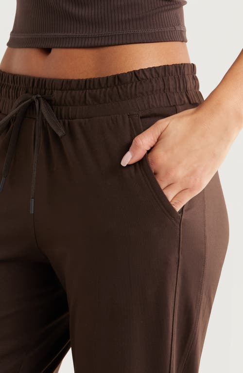 Zella Move In Pocket Joggers In Brown Mole
