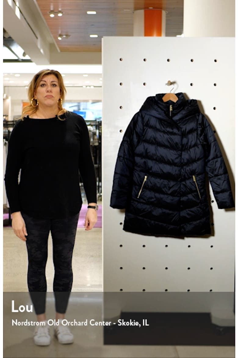Orchy Hooded Puffer Jacket video