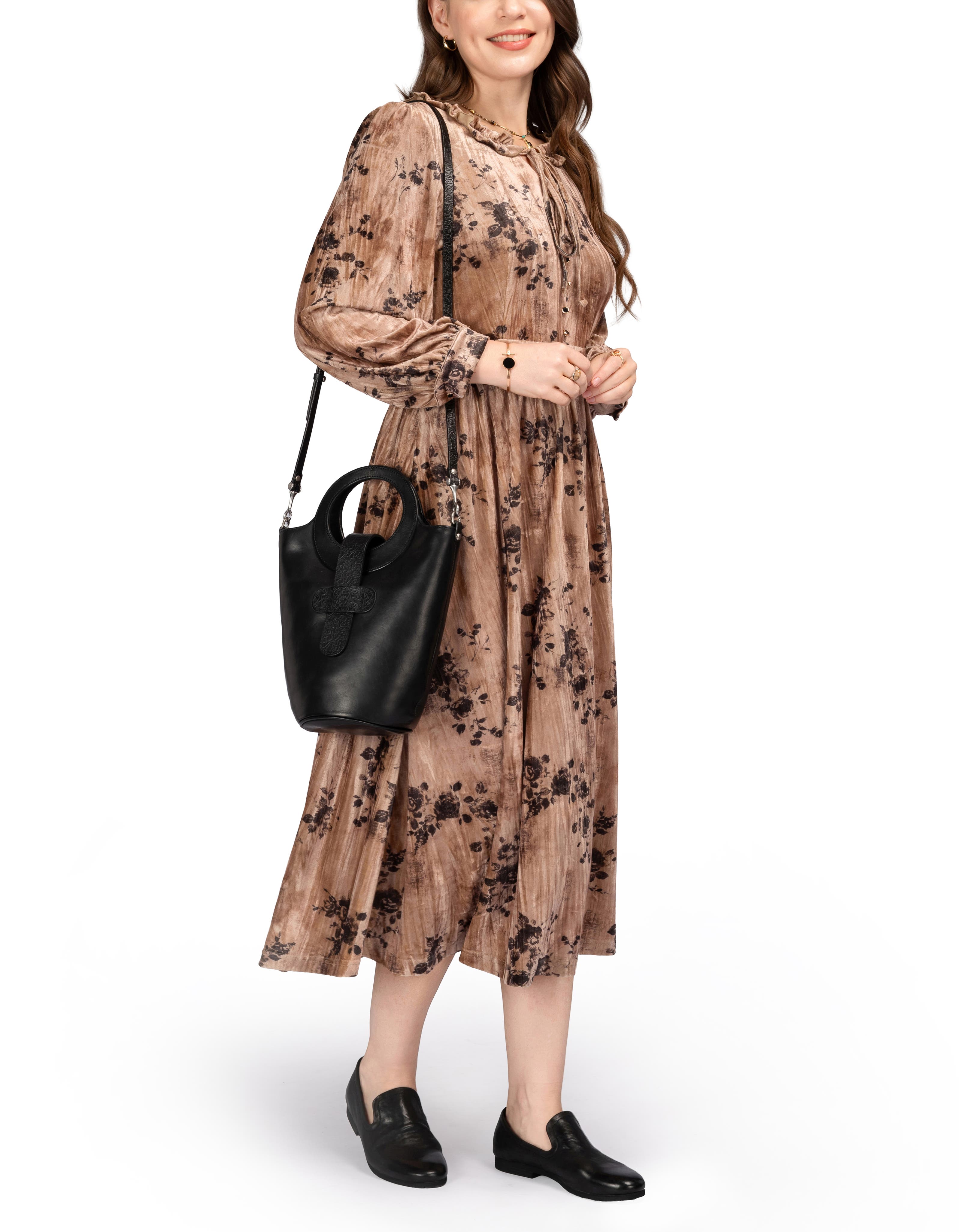 OLD TREND Lily Genuine Leather Structured Everyday Bucket Crossbody, Alternate, color, Black