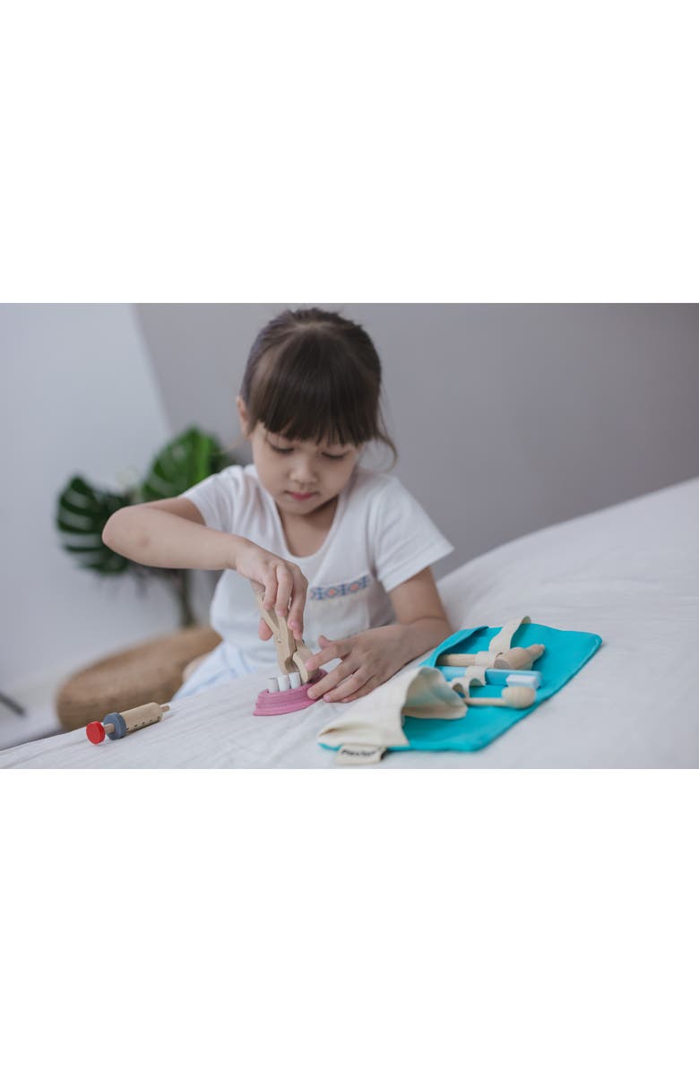 PlanToys<sup>®</sup> 13-Piece Dentist Set, Alternate, color, Multi