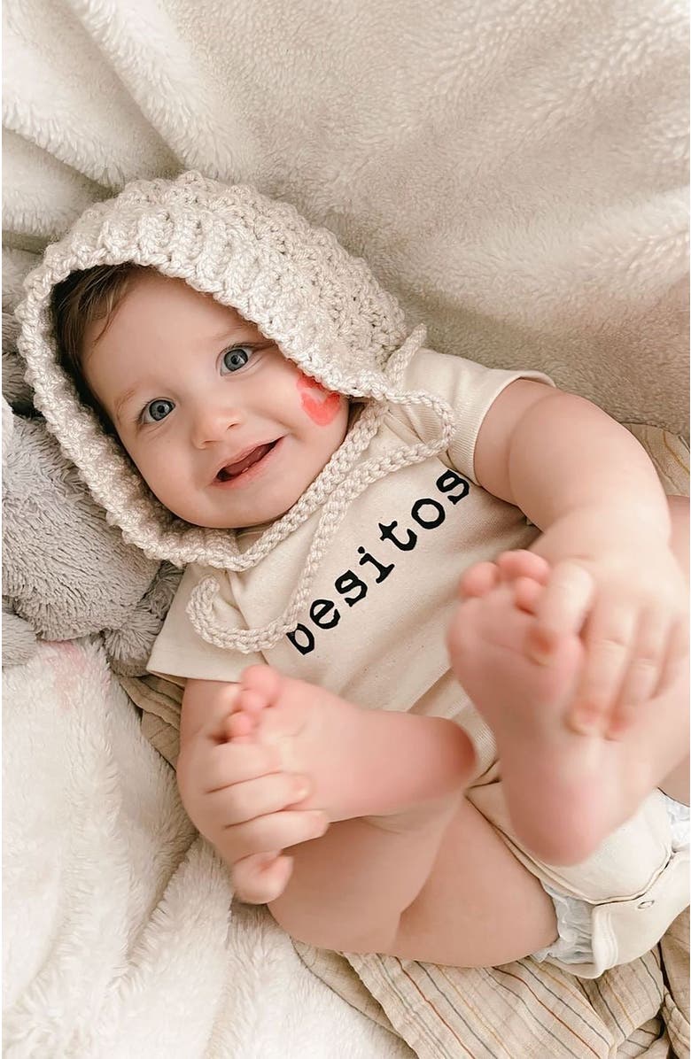 Tenth & Pine Besitos Organic Baby Bodysuit, Alternate, color, Natural Black Lettering