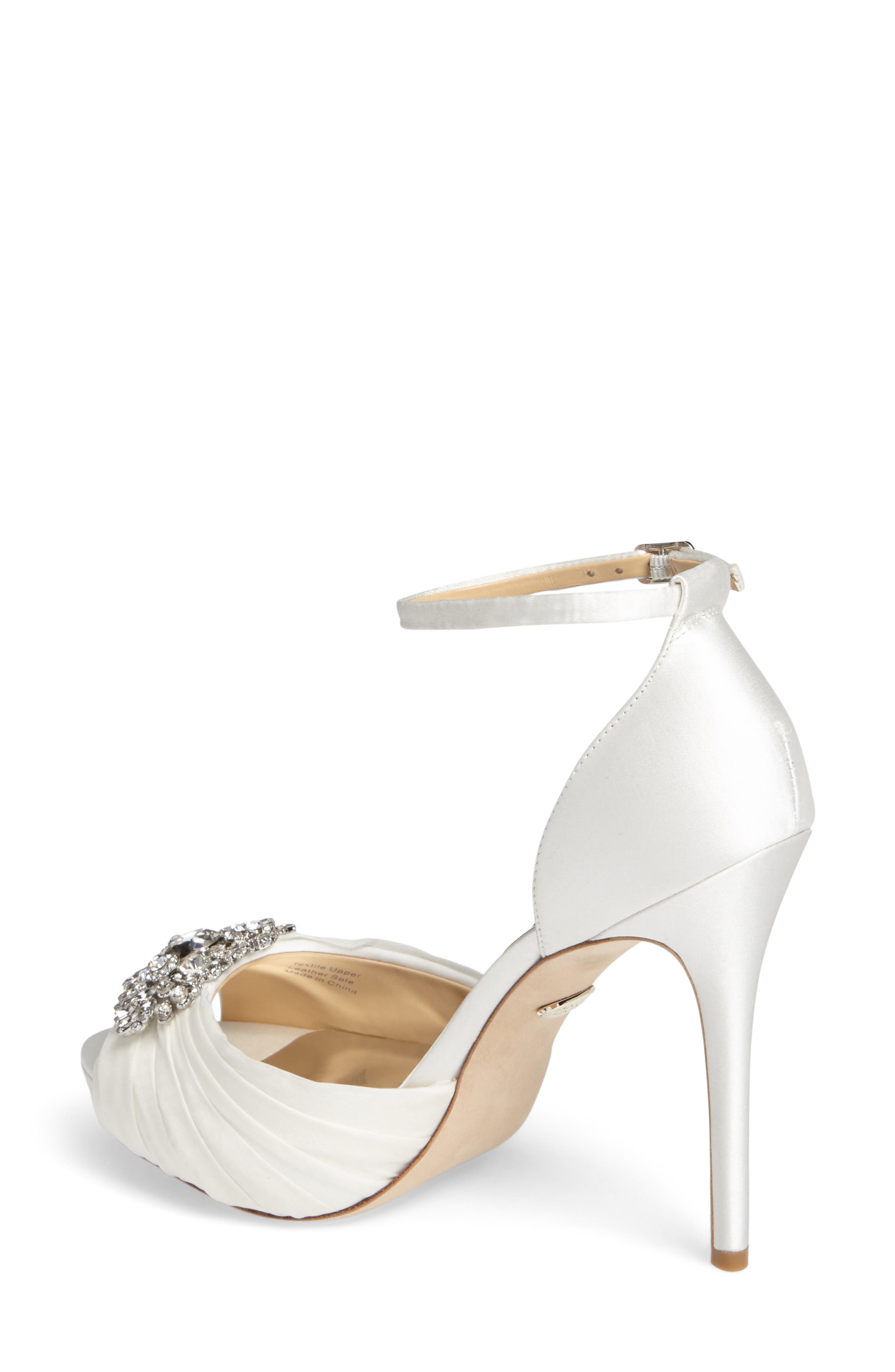 Badgley Mischka Tad Ankle Strap Pump, Alternate, color, WHITE SATIN