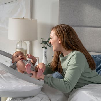 BassiNest<sup>™</sup> Swivel Sleeper 3.0 Bassinet