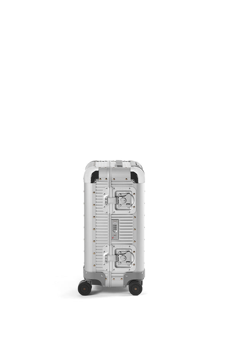 Bank S Spinner 53 Suitcase, Alternate, color, Moonlight Silver