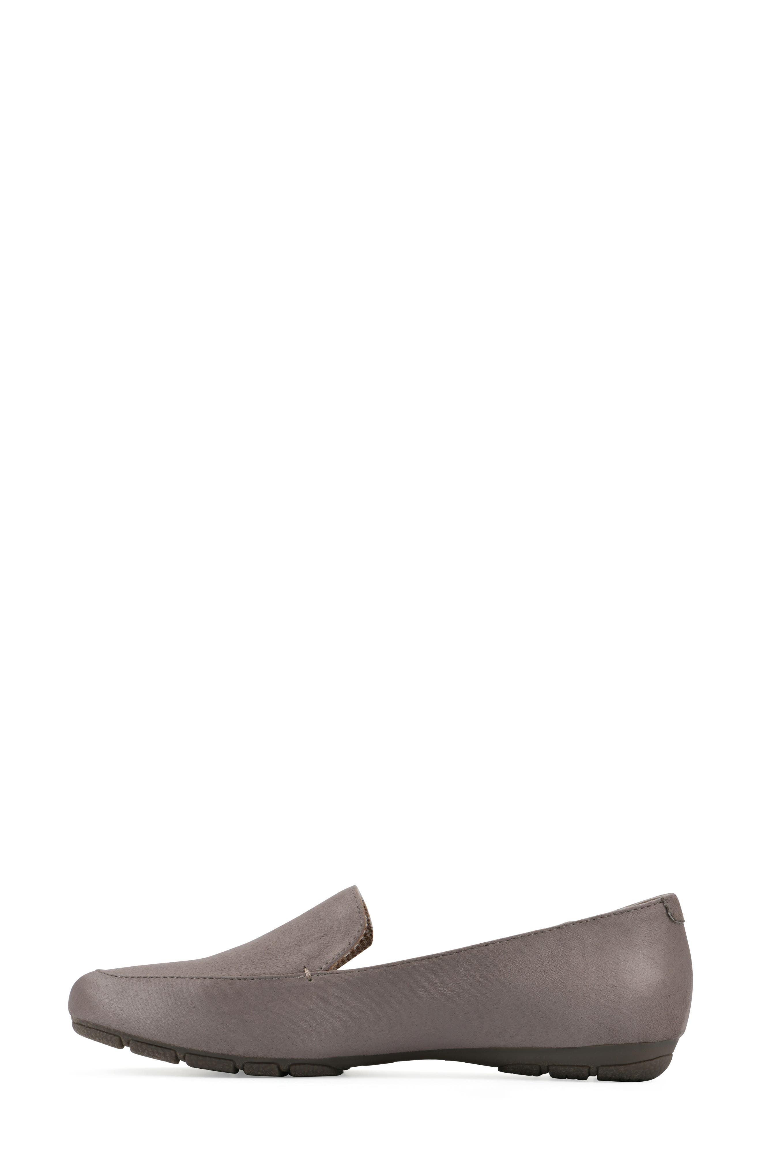 CLIFFS BY WHITE MOUNTAIN Gallant Loafer, Alternate, color, Taupe Suedette
