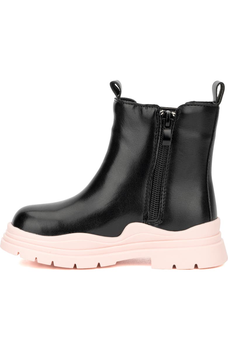 OLIVIA MILLER Chelsea Boot, Alternate, color, Black