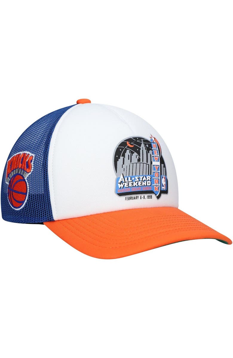 Mitchell & Ness Men's Mitchell & Ness White New York Knicks Hardwood Classics Party Time Trucker Snapback Hat, Main, color,