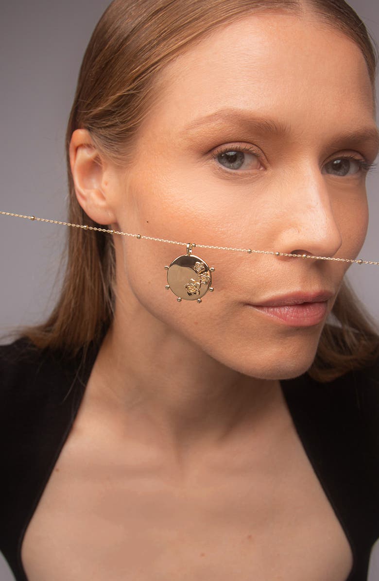 YOJ Mali Flower Pendant Short Necklace in Gold, Alternate, color, Gold