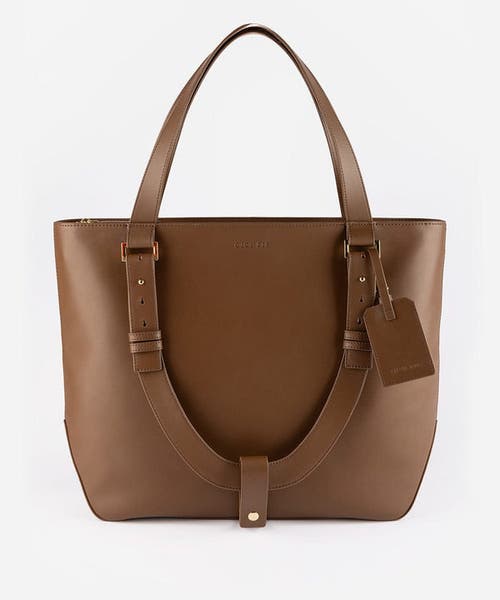Gigi Pip Hayes Hat Carrying Tote In Chocolate