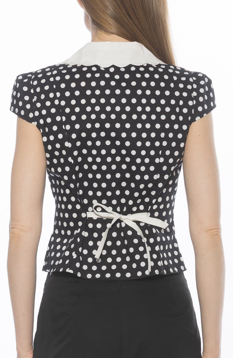 Gulianna Scallop Collar Button-Up Top