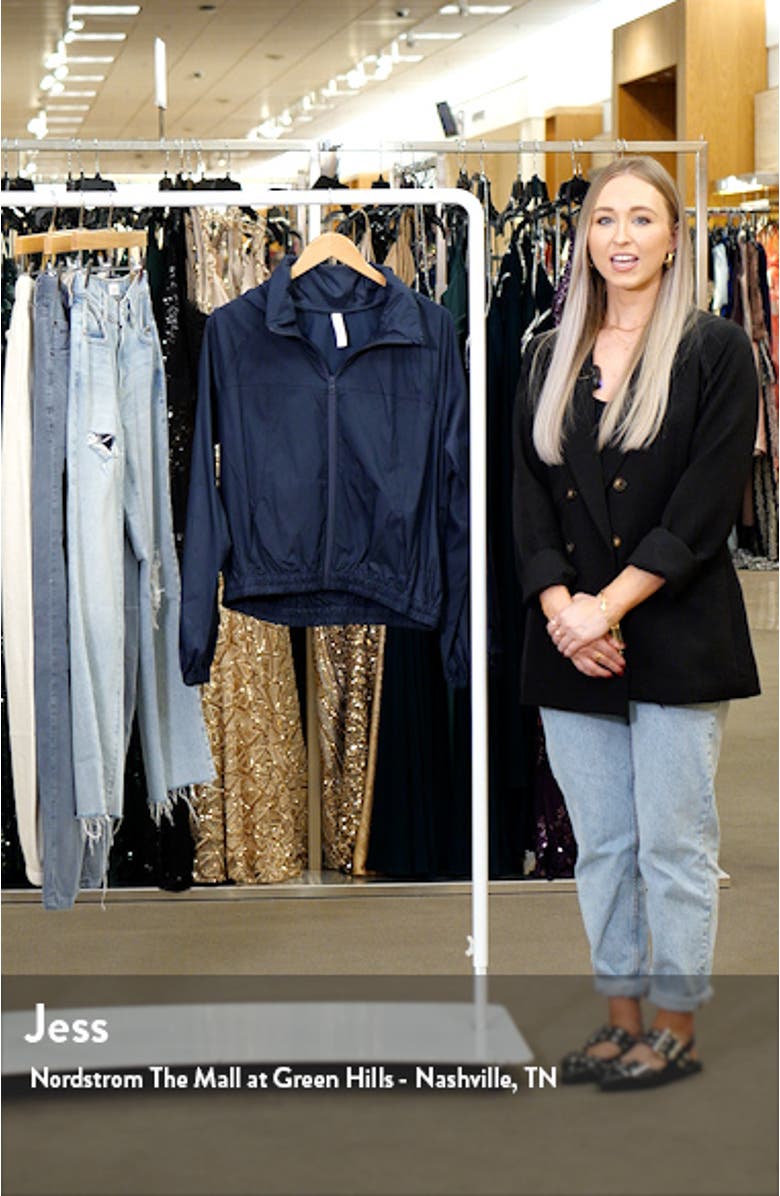 Men's New Era  Black New York Giants 2023 Salute To Service Cuffed Knit Hat, sales video thumbnail