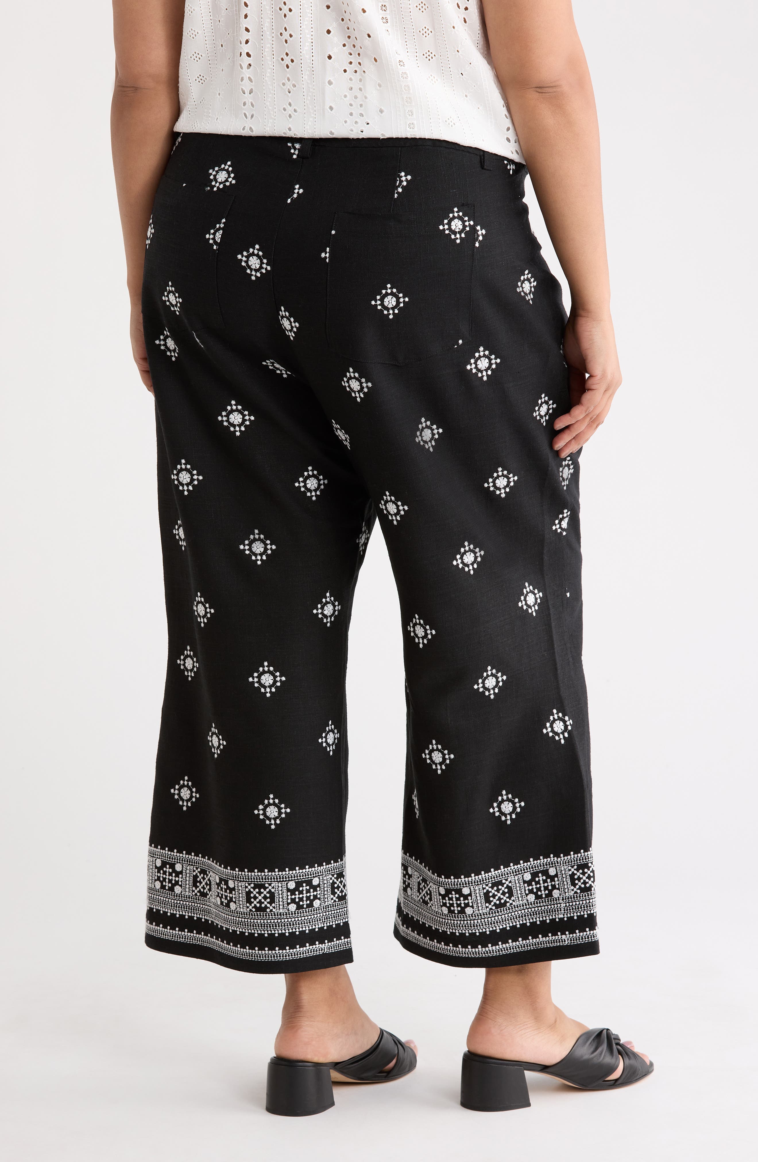 Embroidered Border Crop Pants - image 2