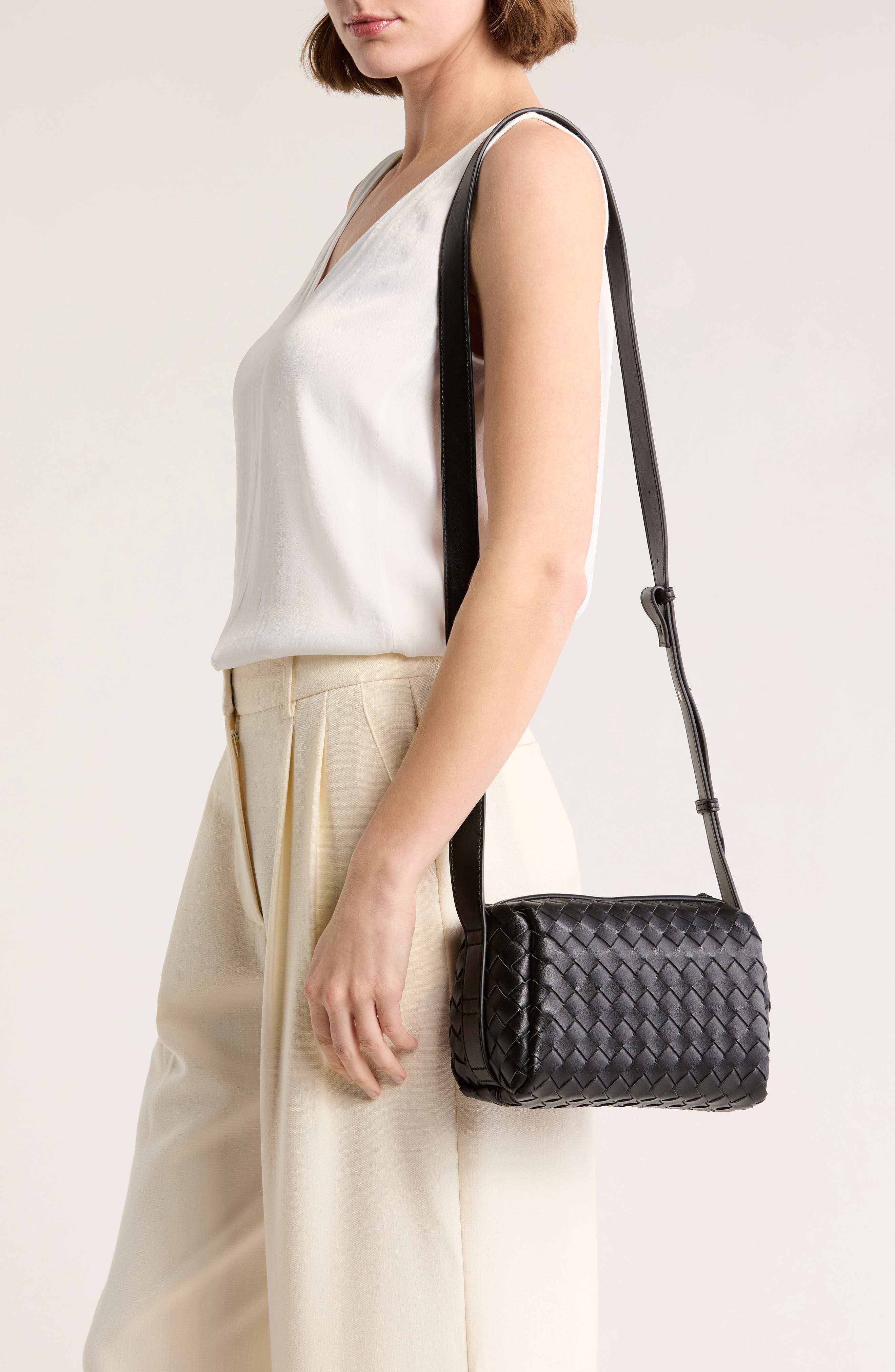 URBAN EXPRESSIONS HANDBAGS Diamond Weave Crossbody Bag, Alternate, color, Black