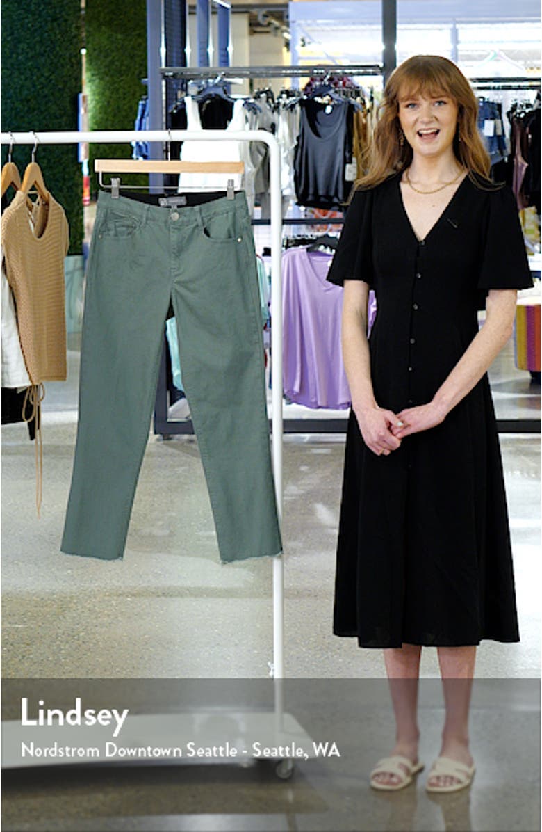 'Ab'Solution Scallop Hem Straight Leg Crop Jeans, sales video thumbnail