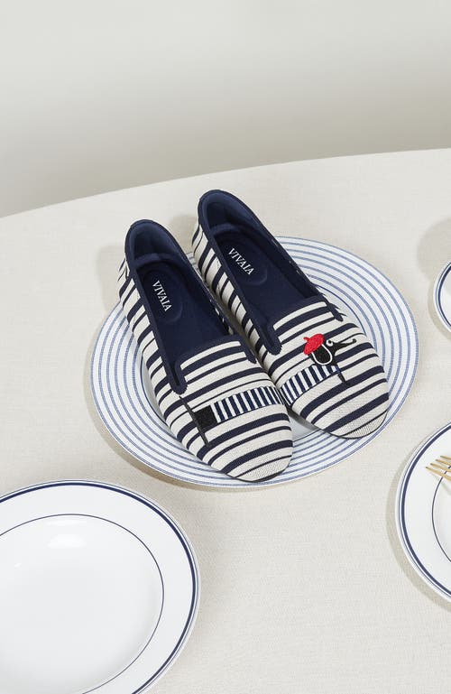 Vivaia Round-toe Embroidered Loafers
