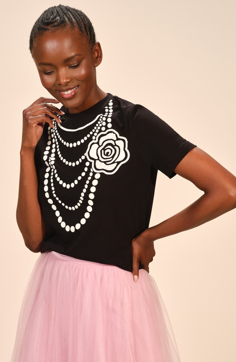 Isaac Mizrahi New York Trompe l'Oeil Necklace Graphic T-Shirt, Alternate, color, Black