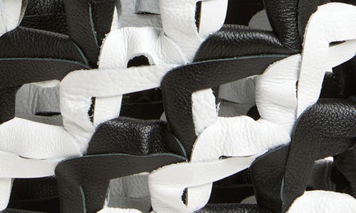 Sc103 Medium Links Leather Tote In Pivot