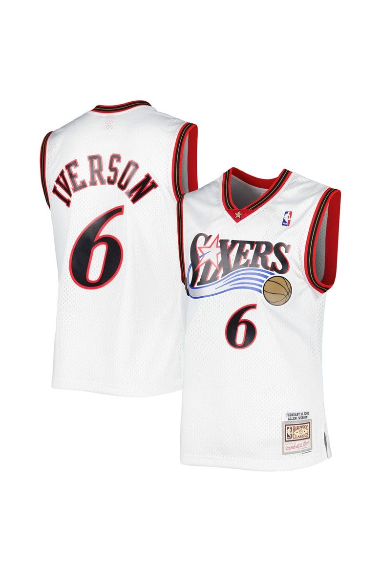 Men's Mitchell & Ness Allen Iverson White Philadelphia 76ers 2001/02 Hardwood Classics Swingman Jersey, Main, color, White