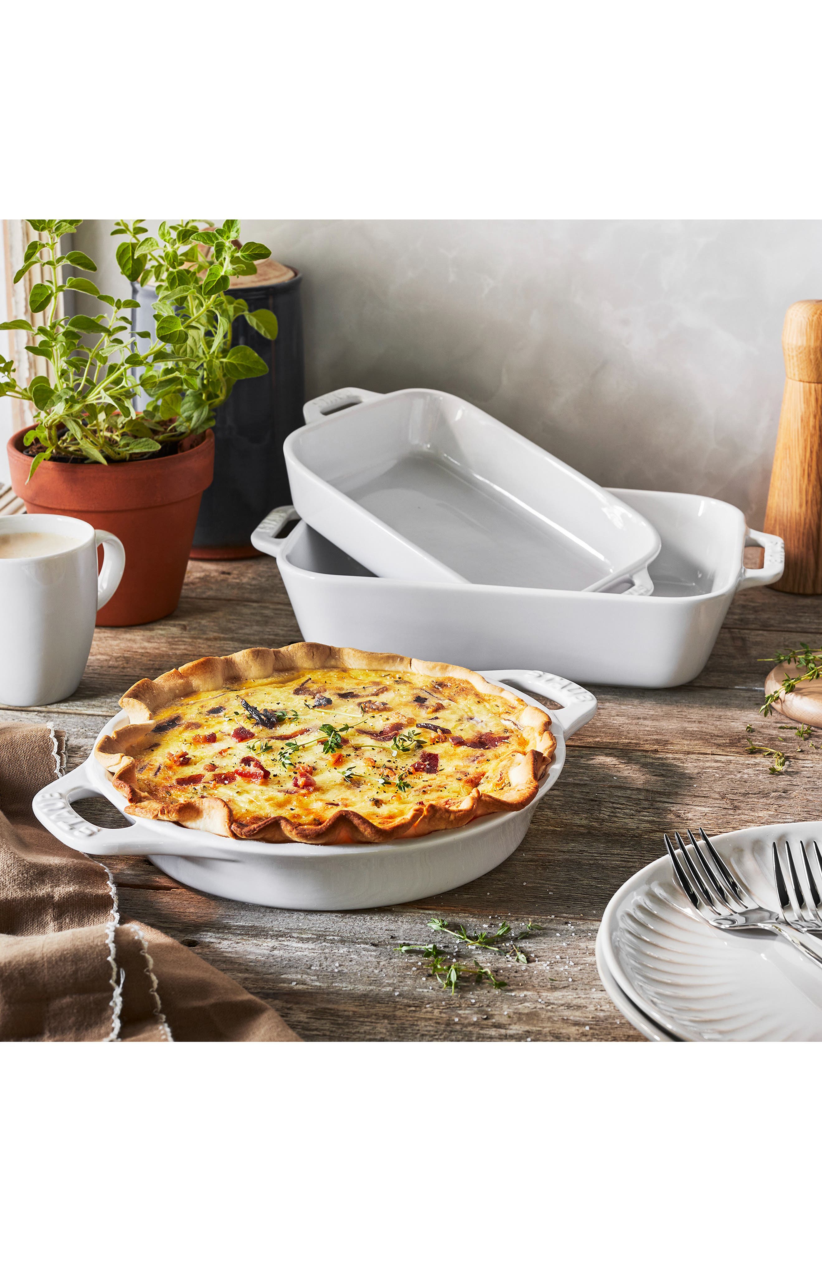 STAUB Ceramic 9-inch Pie Dish - Thumbnail 5