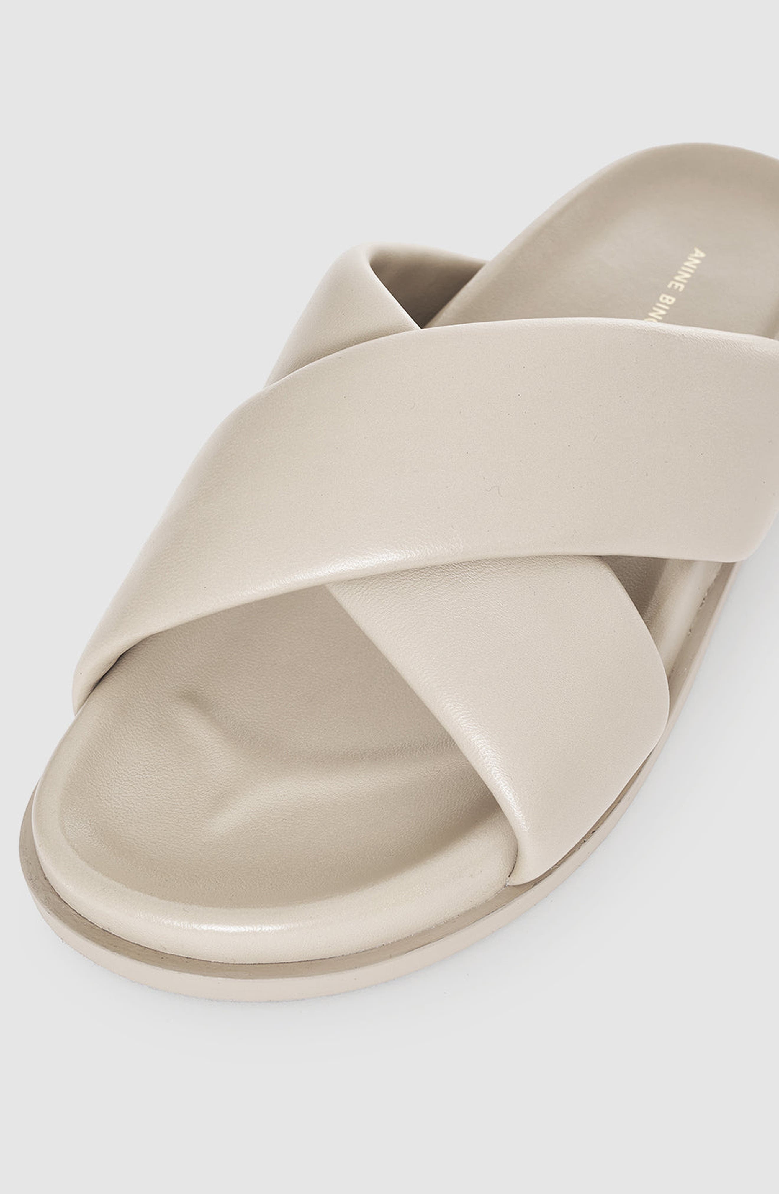 Emi Slides, Alternate, color, Sand