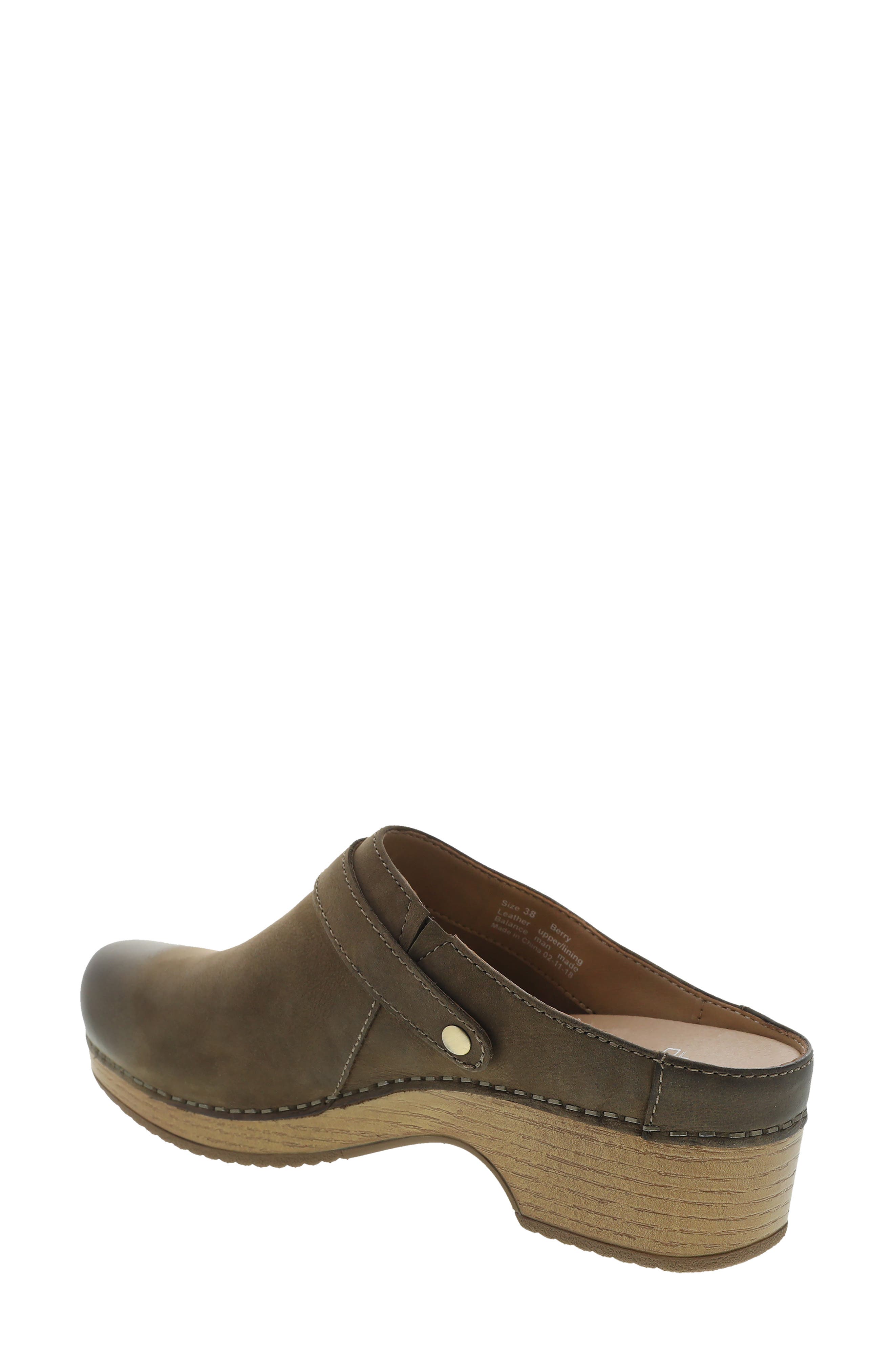 Berry Clog, Alternate, color, MUSHROOM NUBUCK LEATHER